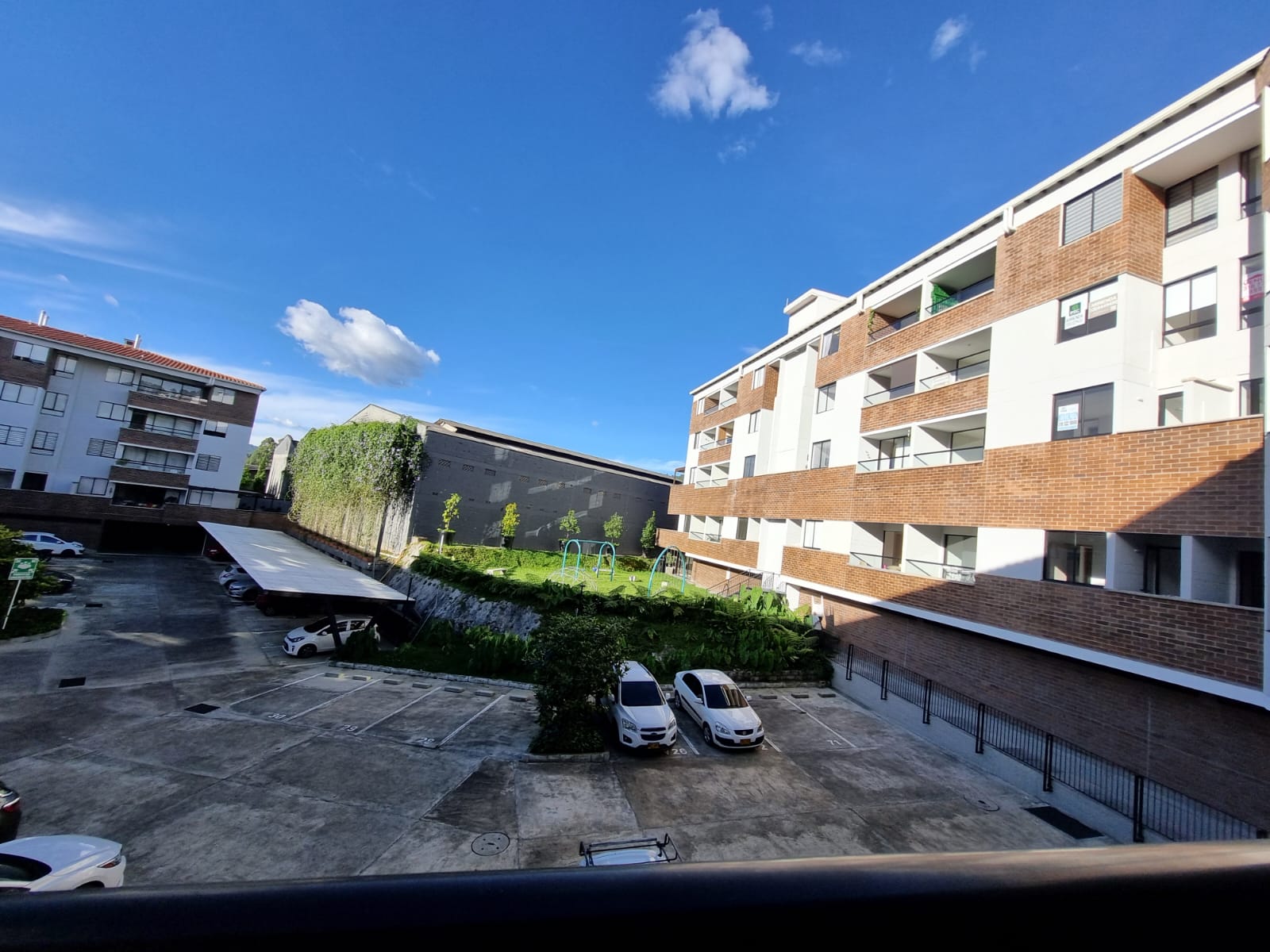 SE ARRIENDA APARTAMENTO AMOBLADO EN MADEROS DEL RETIRO