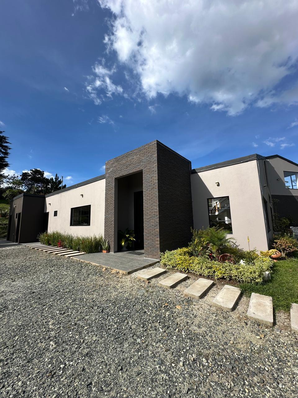 VENTA CASA FINCA EN EL RETIRO (VÍA DON DIEGO &#8211; LA CEJA)