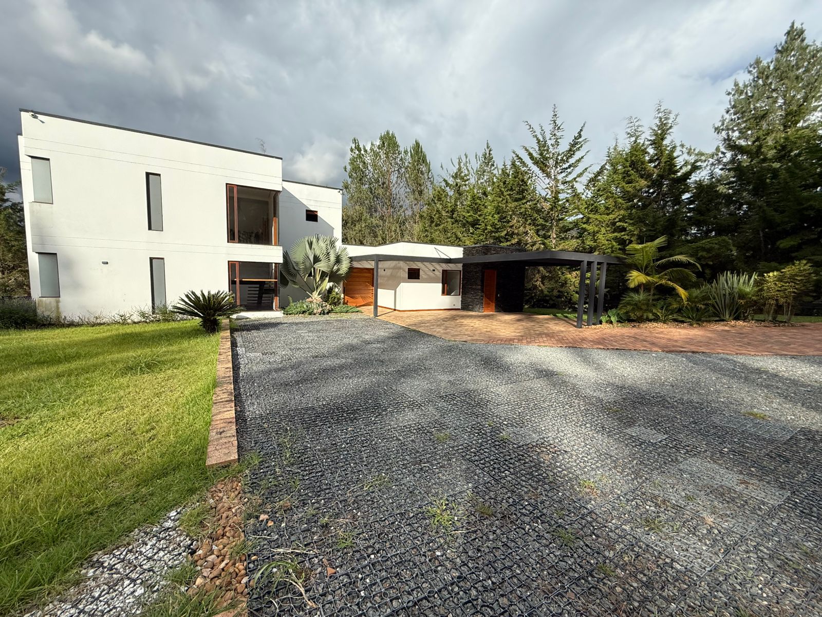SE VENDE O SE ARRIENDA CASA EN SOTO DEL ESTE – EL RETIRO