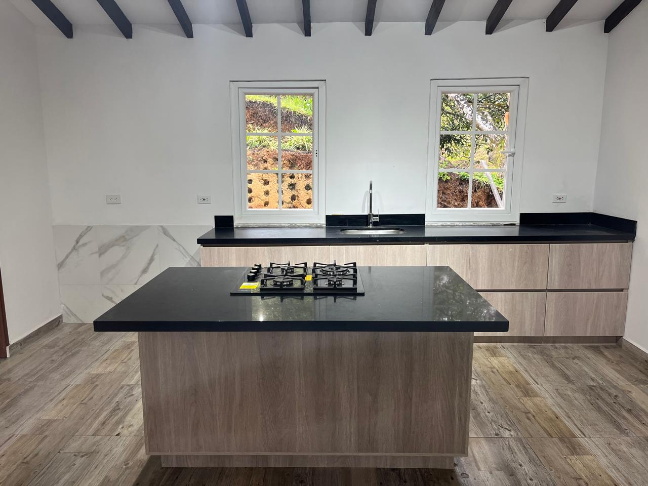 SE ARRIENDA CASA – Peaje La Leona, Vereda Pantanillo