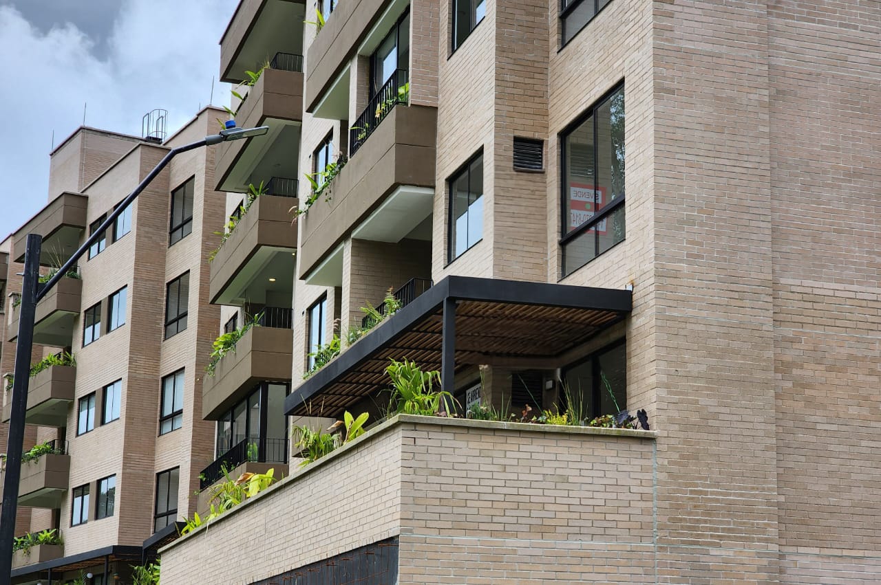 SE ARRIENDA APARTAMENTO EN REFUGIO PERFECTO CON ESTILO Y COMODIDAD EN HACIENDA LA ARGENTINA – EL RETIRO